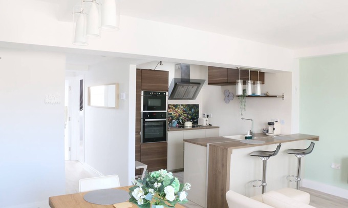 Cotham Apartment | Stunning Clifton Flat in Amazing Central Location