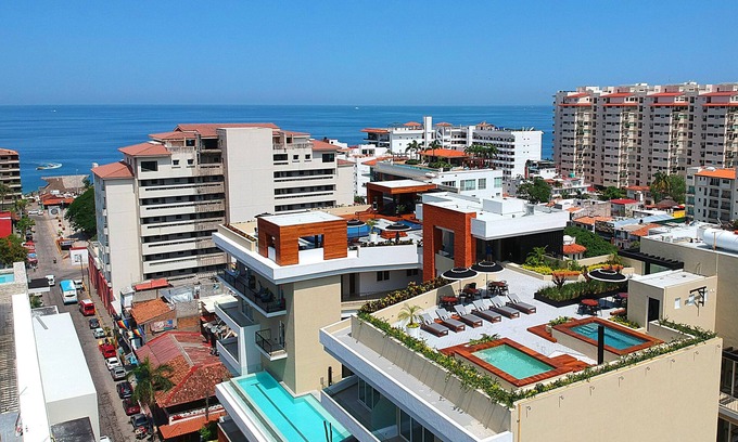 Emiliano Zapata Condo | Stunning condo with amazing rooftop terrace in Romantic Zone - Old Town