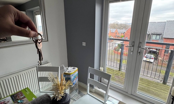 Sheffield Apartment | Stunning cosy apartment in SheffieldnPet friendly!