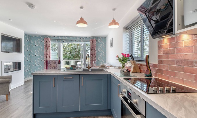 Burgh le Marsh Cottage | Stunning cottage with one king-size double.