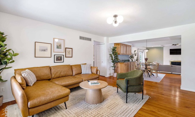 Troy House | Stunning, Cozy & WFH Optimized 4BR/2BA! Welcome!