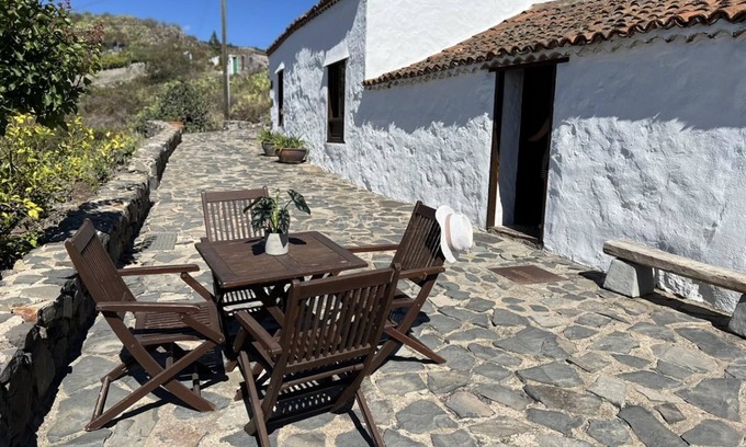 Taucho Cottage | Stunning El Poleo Cottage at El Estanco Viejo: Historic Comfort With B