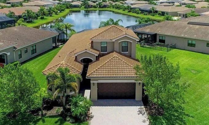 Arborwood House | Stunning Executive Home in Gated Community