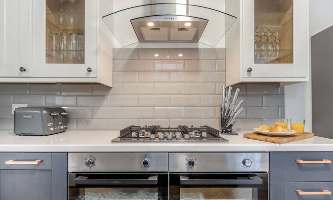 Ramsgate Cottage | Stunning family holiday home perfect for groups of friends or family for seaside celebrations.