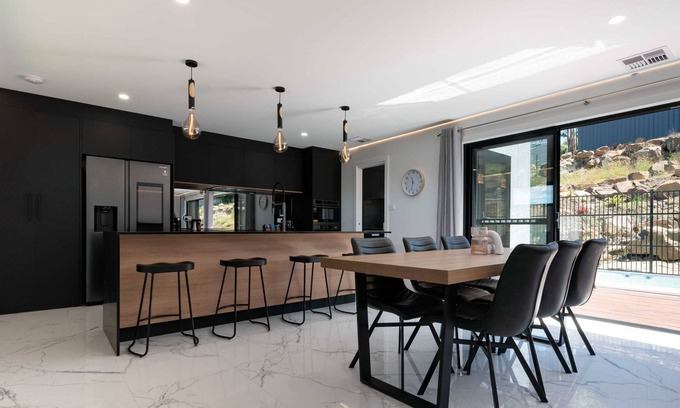 West Launceston House | Stunning Four Bedroom Home
