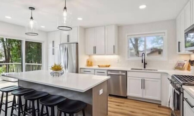 Stillwater House | Stunning Fully Renovated Stillwater 4bed/2bath