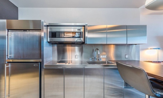 Las Vegas Apartment | Stunning High Rise Condo