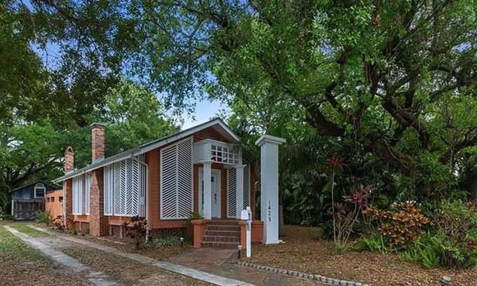 Fort Myers River District House | Stunning Historic Bungalow | Walking Distance to Downtown