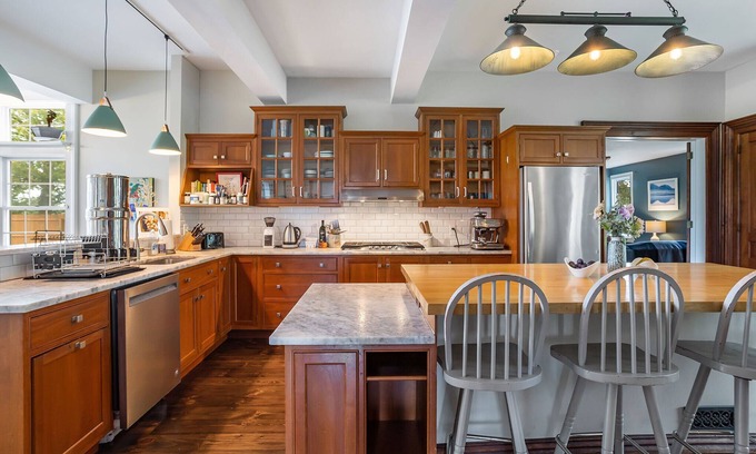 Battle Creek Other | Stunning Historic Farmhouse On Vegetable Farm