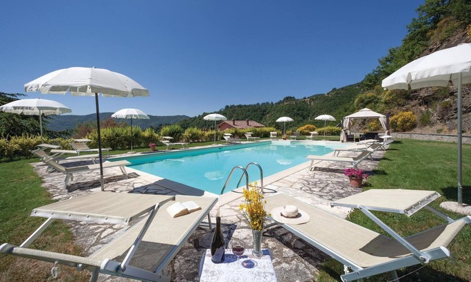 Cortona House | Stunning home in Cortona AR