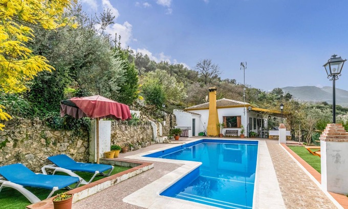 Carcabuey House | Stunning home in Córdoba with kitchen