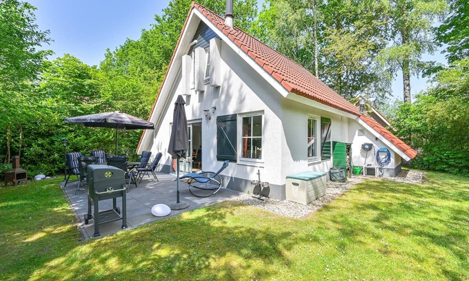 Exloo House | Stunning home in Exloo with WiFi