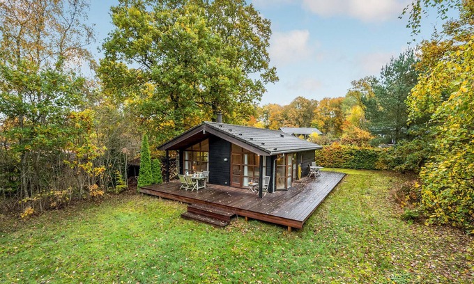 Farvang House | Stunning home in Fårvang with WiFi