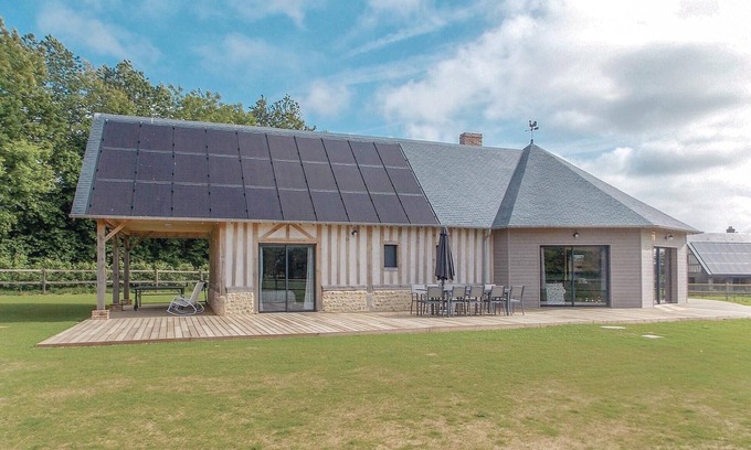 Hattenville House | Stunning home in Hattenville with WiFi