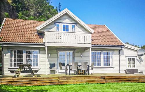 Lindesnes House | Stunning Home In Lindesnes With Kitchen