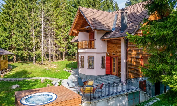 Mrkopalj House | Stunning home in Mrkopalj with sauna