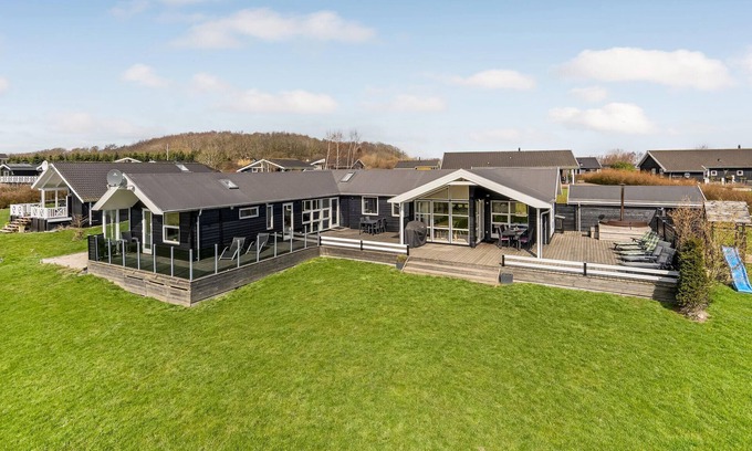 Spodsbjerg House | Stunning home in Rudkøbing with sauna