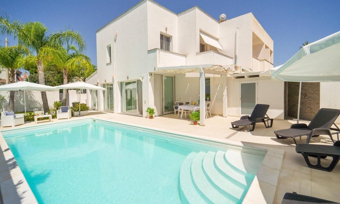Marinella di Selinunte House | Stunning home in Selinunte with WiFi
