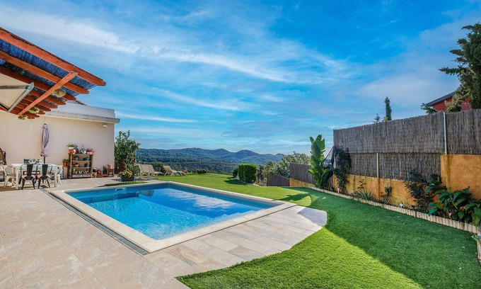 Tordera House | Stunning home in Tordera with WiFi