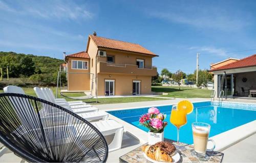 Trilj House | Stunning Home In Trilj With Wifi