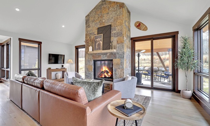 Silverthorne House | Stunning Home in Summit Sky!