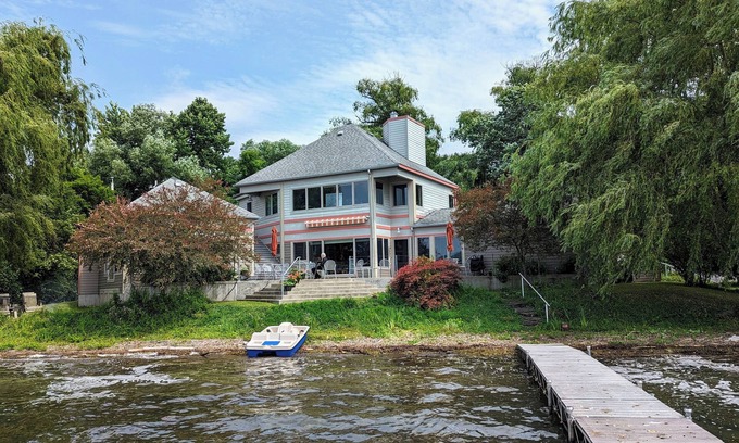 Town of Jerusalem House | Stunning Home with 150-Foot Beachfront in Finger Lakes