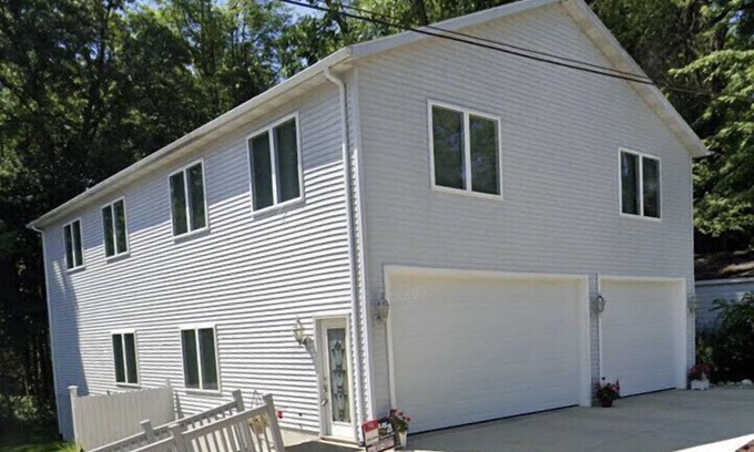 Angola House | Stunning home with huge game room plenty of space for relaxing and fun.Sleeps 14