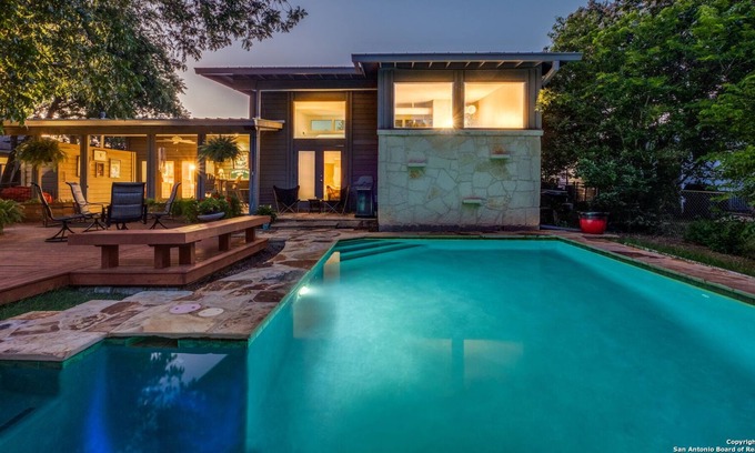 Shearer Hills - Ridgeview House | Stunning House with Private POOL & amazing patio
