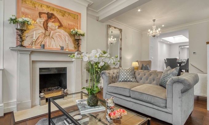 Knightsbridge and Belgravia House | Stunning Knightsbridge Townhouse with Patio