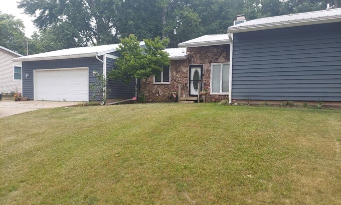 Scotts House | Stunning lake view oasis! A spacious place to make new memories! n#HotTubHeaven