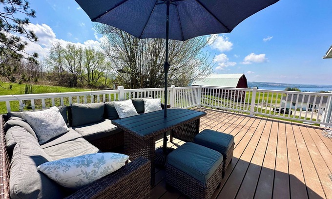 Skaneateles House | Stunning Lake Views! Country Side Retreat