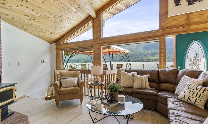 Tappen Cabin | Stunning Lakefront Cabin with Private Beach & Dock on Shuswap Lake!