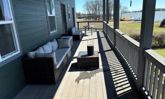 Eureka House | Stunning Lakefront retreat. The perfect getaway for families!