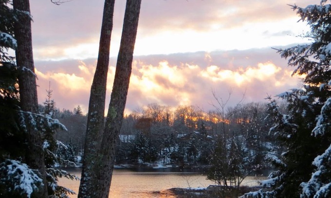Val-des-Monts House | Stunning Lakeside Winter Wonderland Retreat only 35 min. from Ottawa