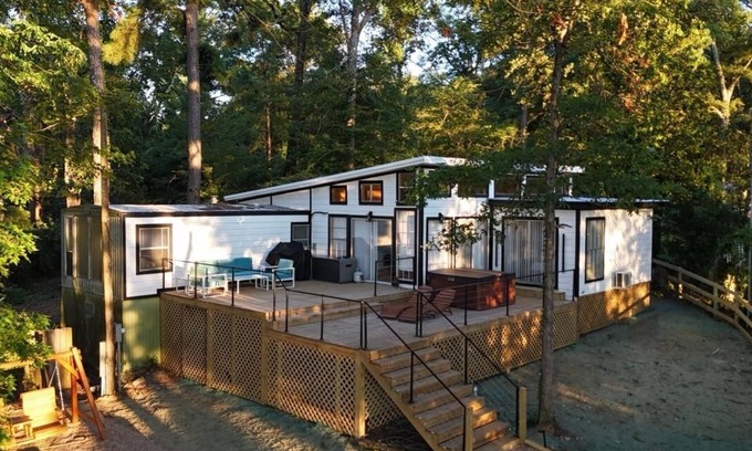 Hemphill House | Stunning Lakeview Luxurious Lakehouse, Escape to Toledo Bend Lake, Hemphill, TX