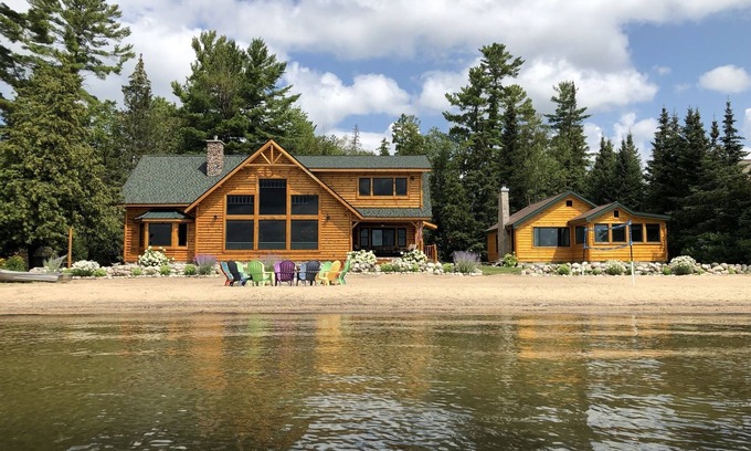 Cheboygan House | Stunning Log Home Plus Guest Cottage With Sandy Beach!