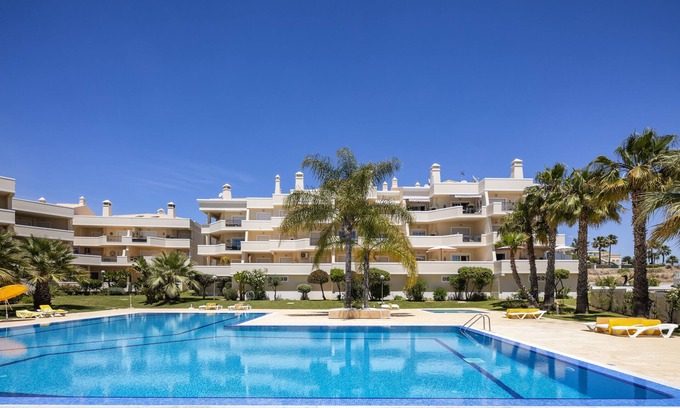 Sesmarias Apartment | Stunning Luxury Apartment in Fabulous Location Close to Beaches - Vila Rosal CM