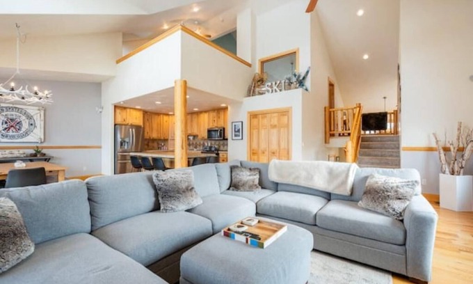 Pole Creek House | Stunning Modern Mountain Retreat with Private Hot Tub