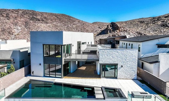 MacDonald Ranch House | Stunning Modern View Home with Pool and Spa -10 min from the strip and downtown.