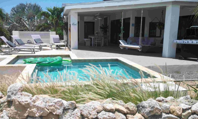 Noord Villa | Stunning Modern Villa - 2 min drive to Palm Beach -private pool - amazing view!