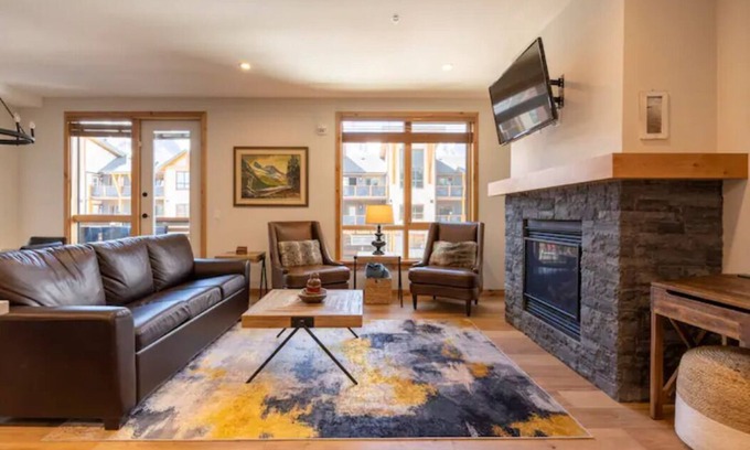 Canmore Condo | Stunning Mountain views! Spring Creek Tamarack Canmore 2 bd/2b DT sleeps 8