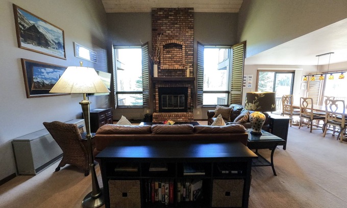 Purgatory Condo | Stunning Mountain Views! 2 Miles North of Purgatory! End Unit! Heated Pool!
