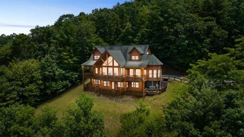 Mineral Bluff House | Stunning Mtn Views Sleeps 10 Hot Tub Game Room