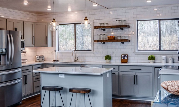 Wright City Ski Chalet | Stunning NEW build, waterfront, pet-friendly (Innsbrook resort - Innsbrook, MO)