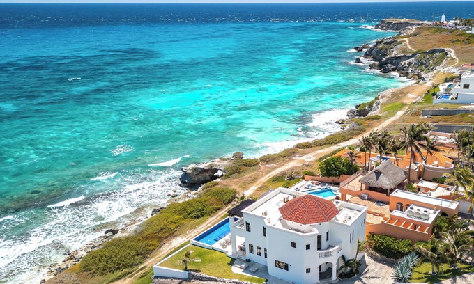Isla Mujeres House | Stunning, new, unique, Caribbean front property in Punta Sur - Casa Carey!