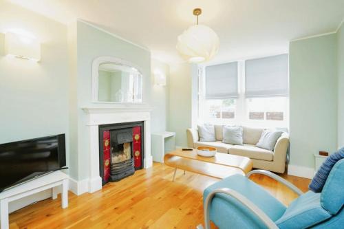 Cowley House | Stunning, newly renovated, Edwardian townhouse
