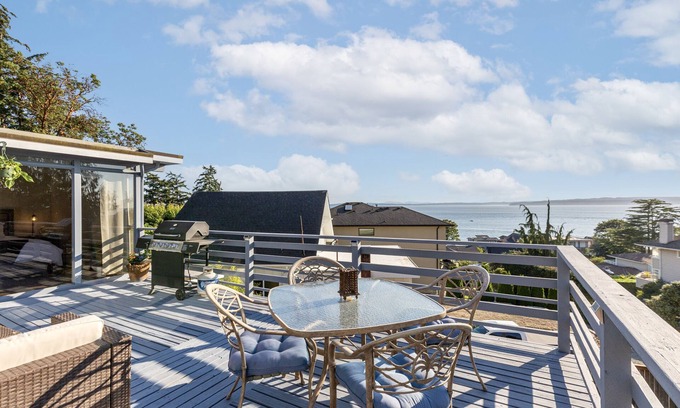 Richmond Beach House | Stunning Ocean View Home walking to Richmond Beach