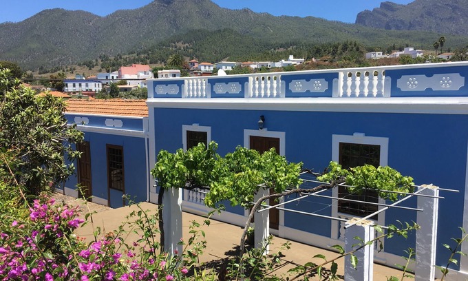 El Paso House | Stunning ´Olio´ Villa With Heated Pool