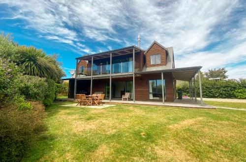 Lake Hawea House | Stunning Panoramic Lake Hawea Views 5 Bedrooms