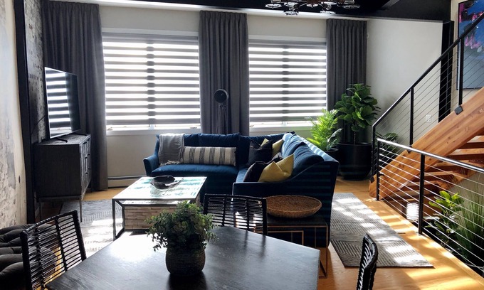 North Central Westminster House | Stunning Penthouse Suite Next to Whole Foods